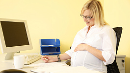 Можно ли уволить беременную сотрудницу за подложные документы при трудоустройстве?