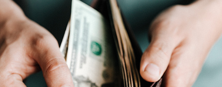 Работник не вернул подотчетные деньги? Не забудьте об НДФЛ и взносах