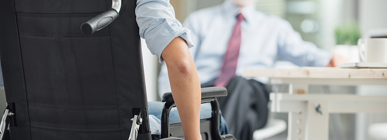 Должны ли быть в организации работники-инвалиды?