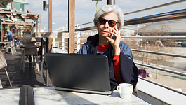 Можно ли отказать в отпуске «за свой счет» пенсионеру?