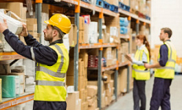 Работник при исполнении трудовых обязанностей причиняет вред третьему лицу