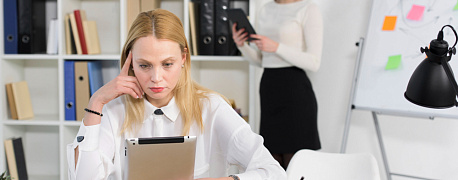 Как определить стаж работника при приеме на работу?