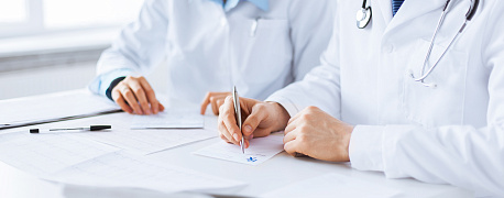 У работника фирмы-банкрота пытались отобрать выплаты на лечение. ВС РФ заступился