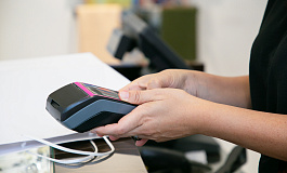 Должна ли российская компания применять ККТ, если оплату за товар принимает за рубежом