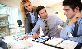 Затраты на привлеченного специалиста не уменьшают налог на прибыль