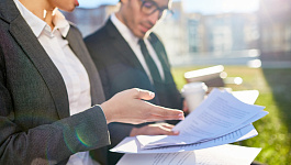 Что должно следовать за обнаружением подписи неустановленного лица на декларации