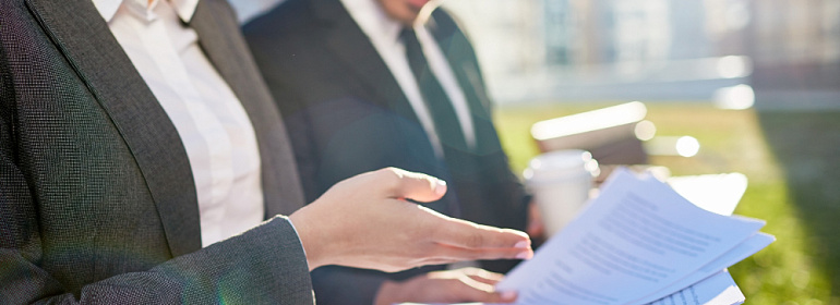 Что должно следовать за обнаружением подписи неустановленного лица на декларации