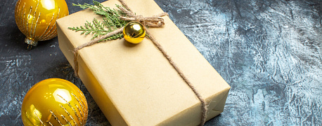 Как рассчитать НДФЛ c подарка сотруднику к Новому году?