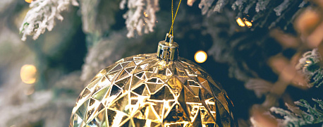 Расходы на новогодние украшения компании. Что можно учесть?