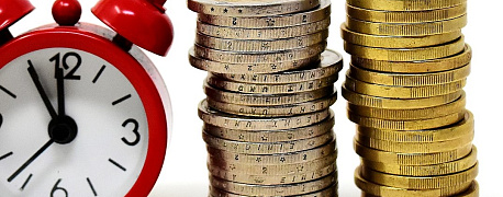 Должна ли выплата премии совпадать с выплатой зарплаты?