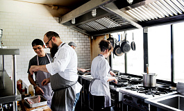Общепит может не выполнять требование о средней зарплате для льготы по НДС